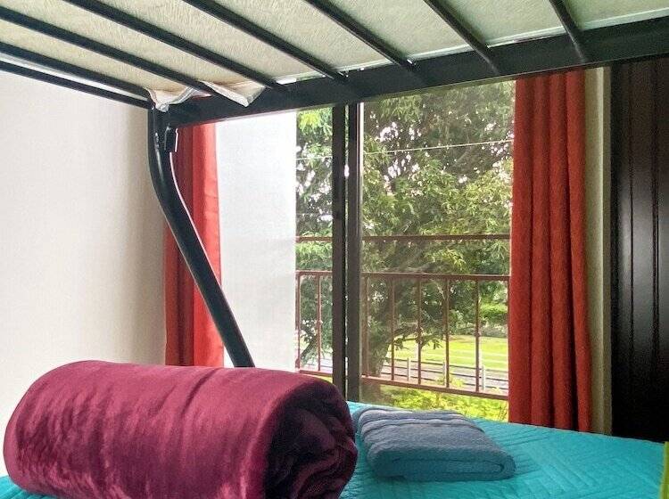 فندق Eskalami B&b Airport