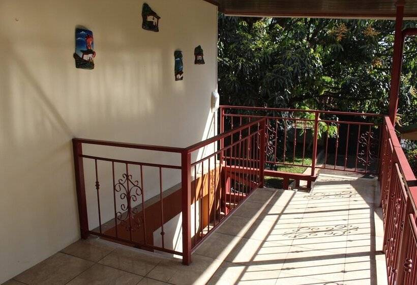 فندق Eskalami B&b Airport