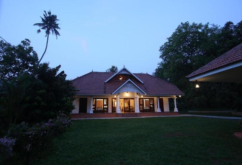 Отель John S Farm And Home