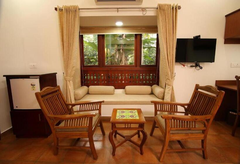 Отель John S Farm And Home