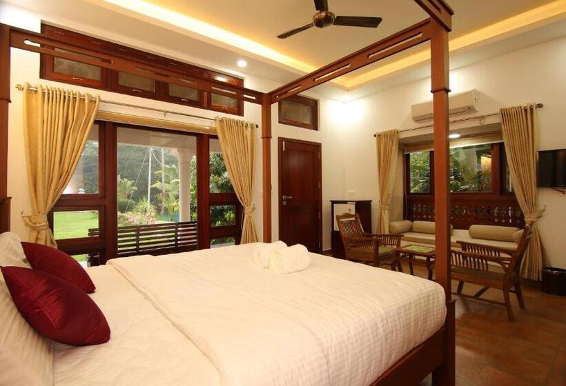 Отель John S Farm And Home