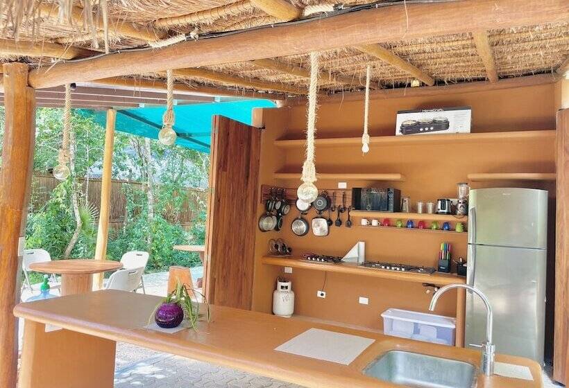 בית מלון כפרי Ku Kuk Glamping