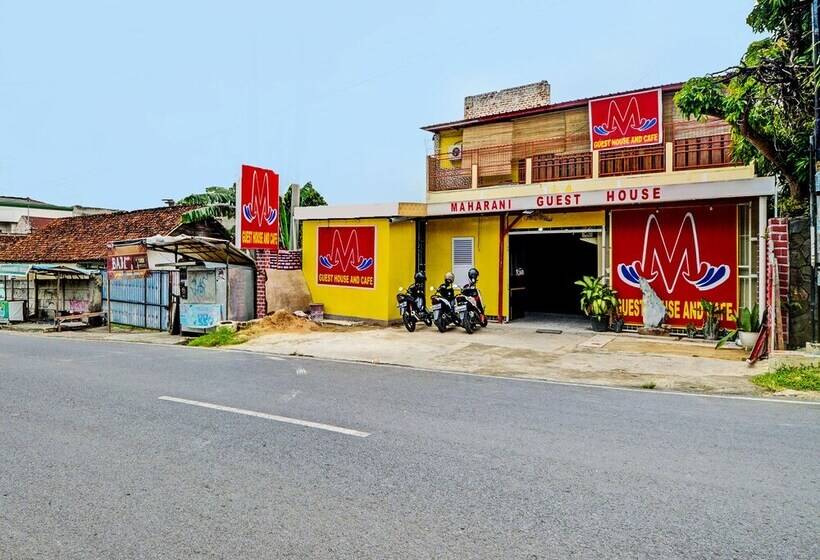 ホテル Maharani Guest House Syariah By Oyo