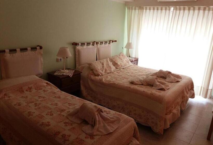 هتل Mil Rosas