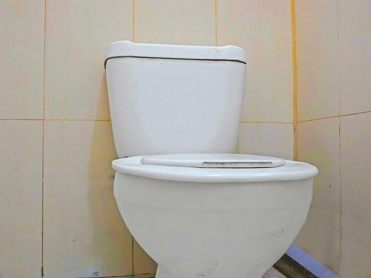 호텔 Nadjla Property Cibubur Village By Oyo