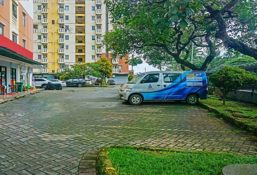 호텔 Nadjla Property Cibubur Village By Oyo