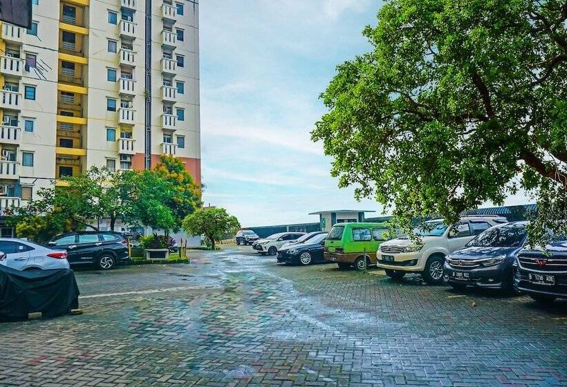 호텔 Nadjla Property Cibubur Village By Oyo