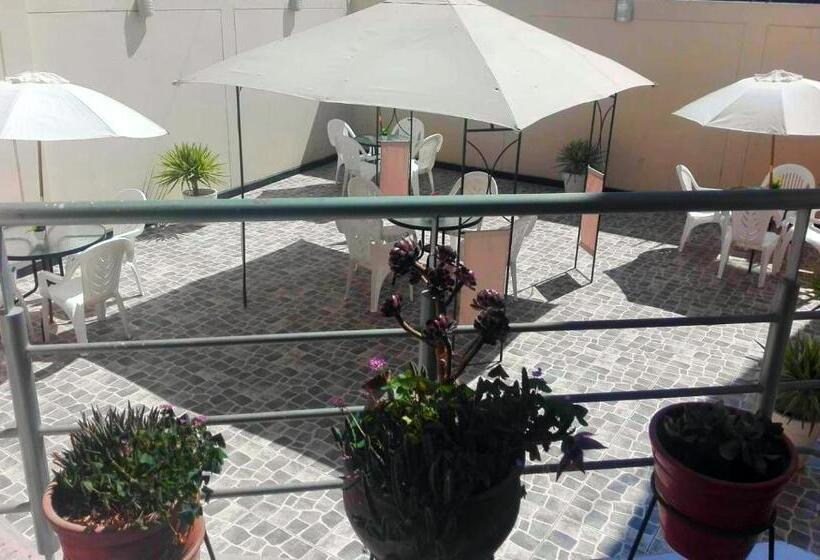 Отель Pacific Suites