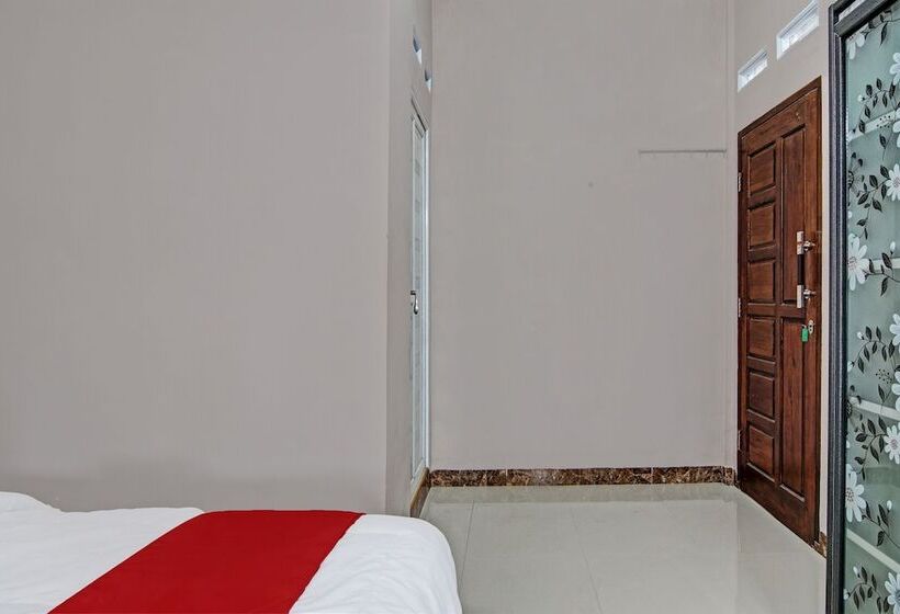 ホテル Putri Homestay Syariah By Oyo