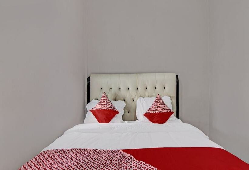 فندق Putri Homestay Syariah By Oyo