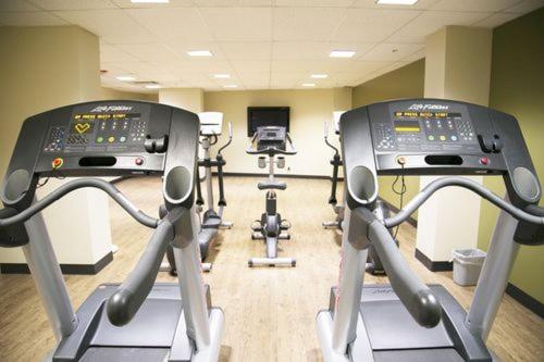 فندق Sait Residence & Conference Centre   Calgary