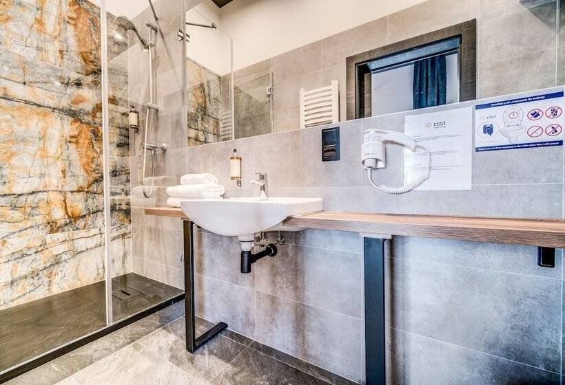 בית מלון כפרי Rint32