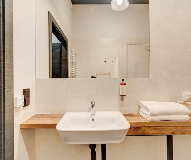 בית מלון כפרי Rint32