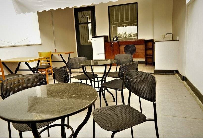فندق Secret Head Quarters Phnom Penh