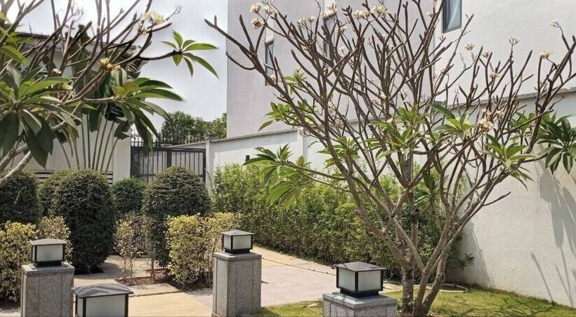 בית מלון כפרי Secret Head Quarters Phnom Penh