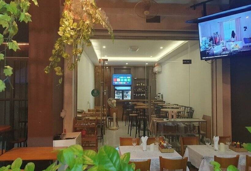 فندق Secret Head Quarters Phnom Penh