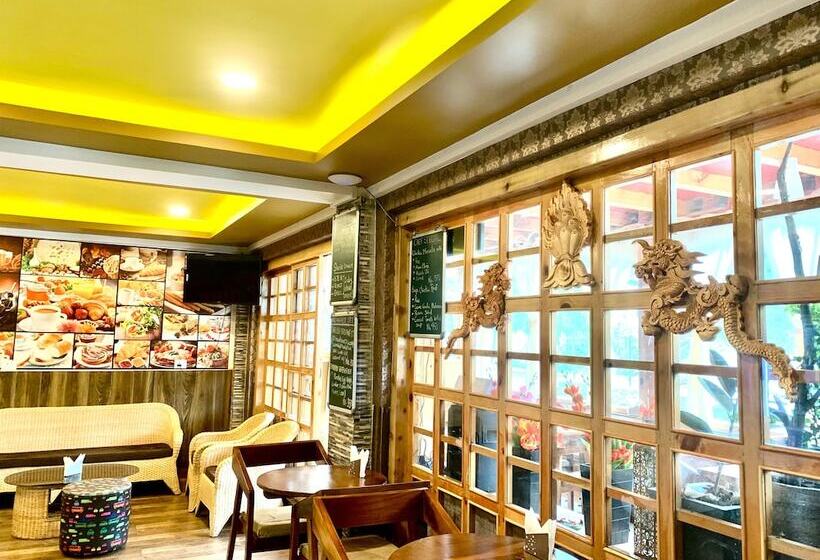 فندق Silver Cloud