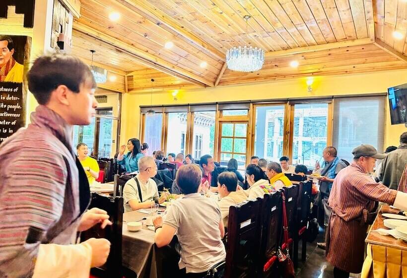 فندق Silver Cloud