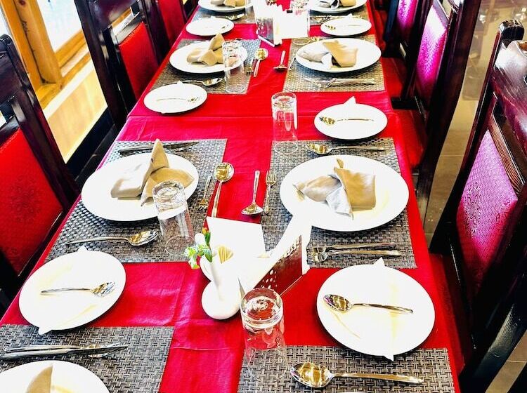 فندق Silver Cloud