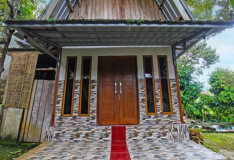 Отель Spot On 92462 Awenk Homestay Near Sd Gunung Wakul
