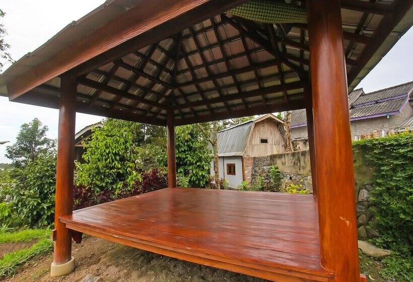 Отель Spot On 92462 Awenk Homestay Near Sd Gunung Wakul