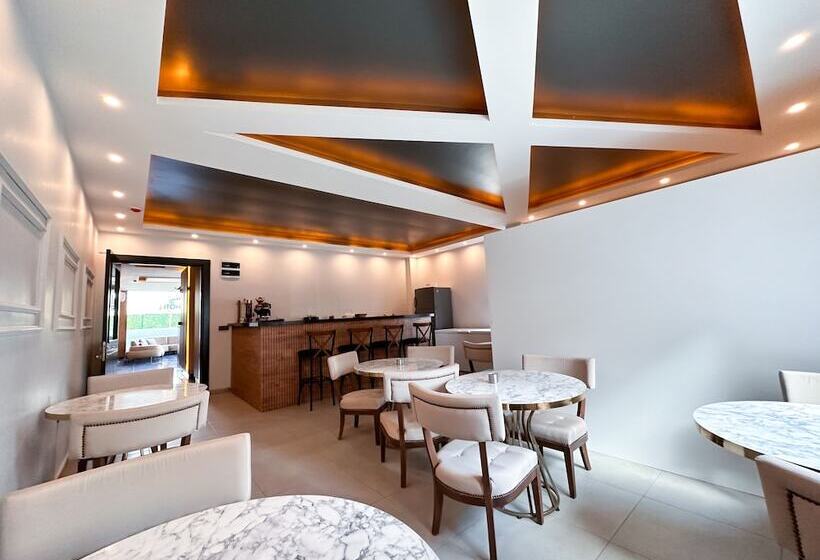 فندق Teker Luxury