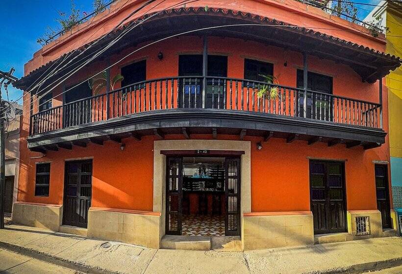 هتل The Orange House