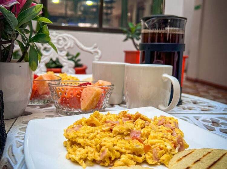 هتل The Orange House