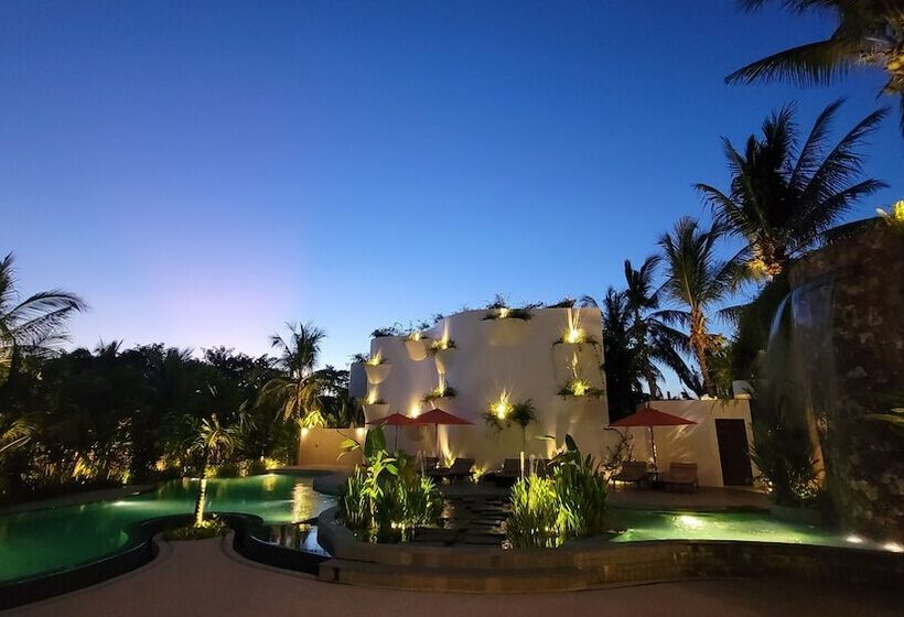 Отель Waka Villa Private Resort & Spa 16 + Adults Only