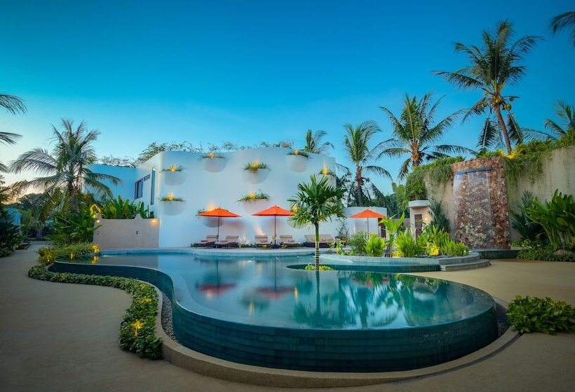 Отель Waka Villa Private Resort & Spa 16 + Adults Only