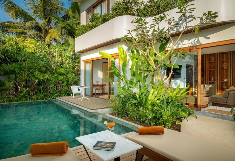 Отель Waka Villa Private Resort & Spa 16 + Adults Only