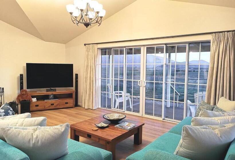 Kahurangi Twizel Hosted Bed & Breakfast