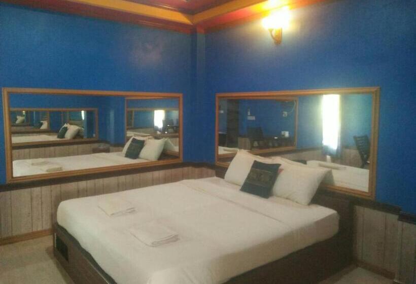 Kruachokhai Hotel & Resort