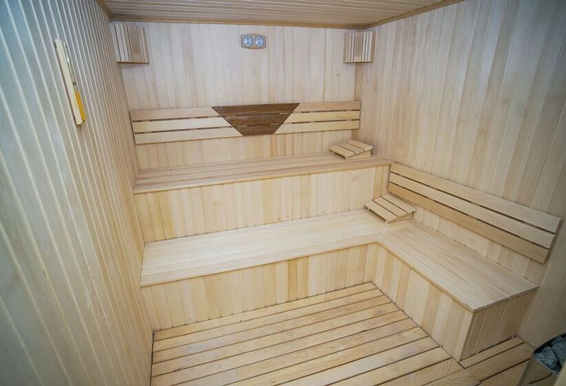 Lakeside Hotel & Spa