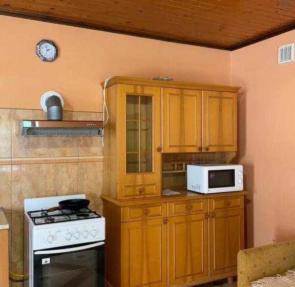 Pension (Hôtel basse catégorie) приватний будинок