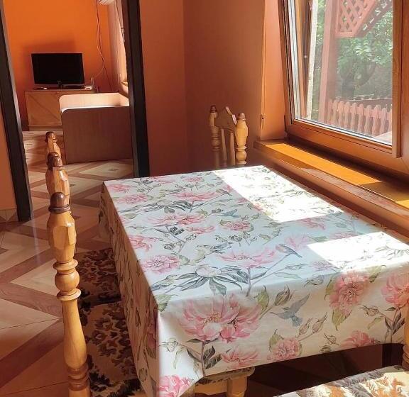 Pension (Hôtel basse catégorie) приватний будинок