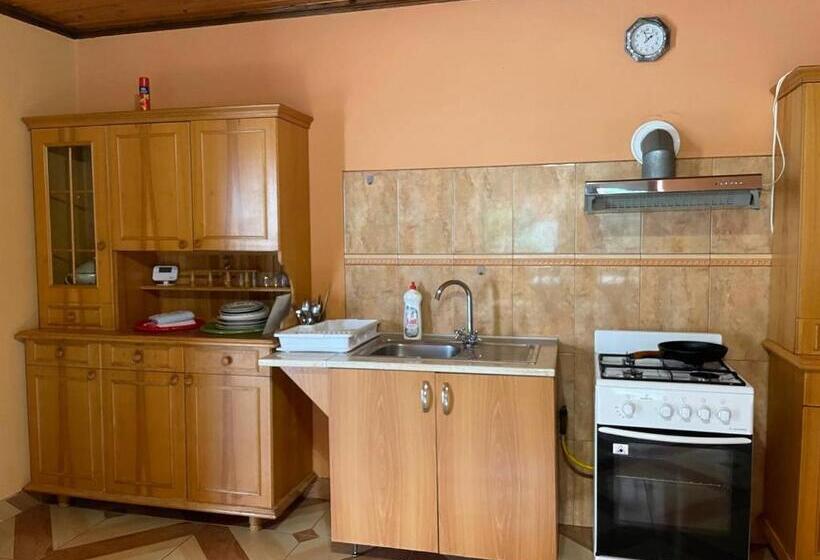 Pension (Hôtel basse catégorie) приватний будинок