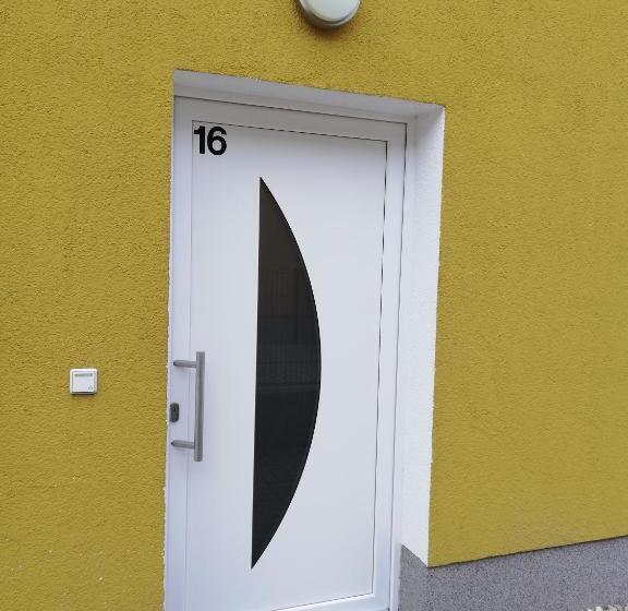 Пансион Apartmenthaus Mehrow