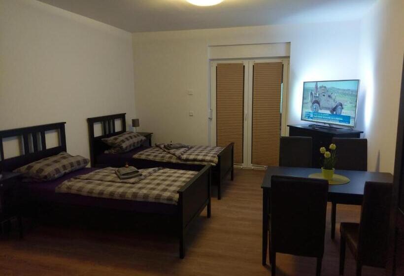 Пансион Apartmenthaus Mehrow