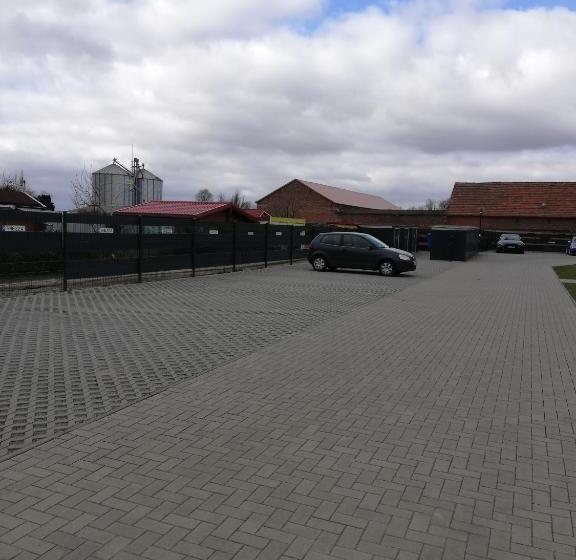 Пансион Apartmenthaus Mehrow