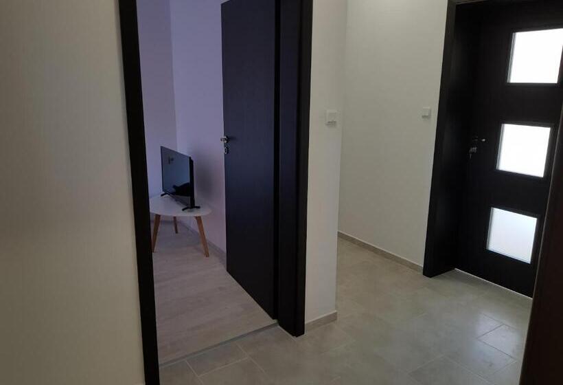 פנסיון Apartments Alexandra