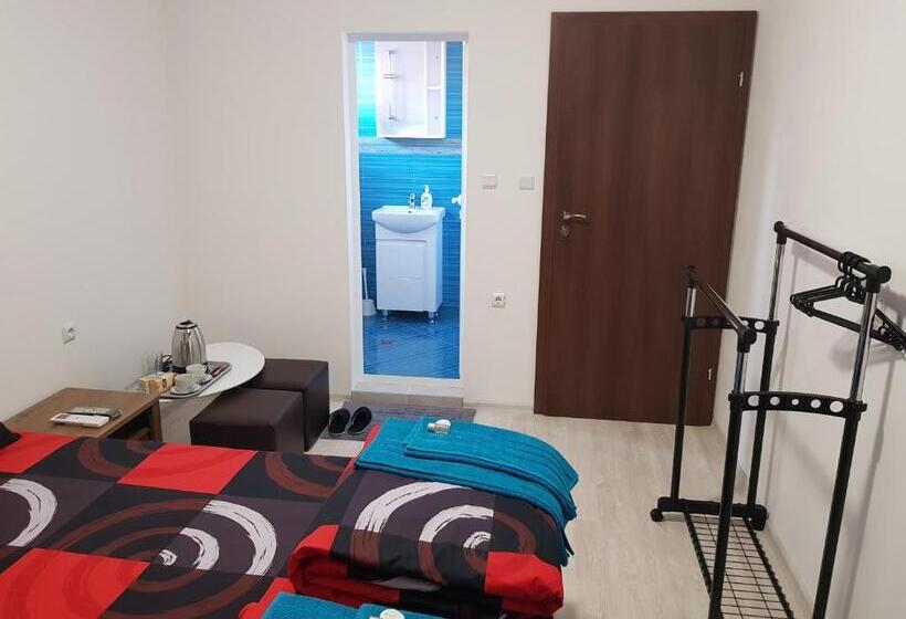 פנסיון Apartments Alexandra