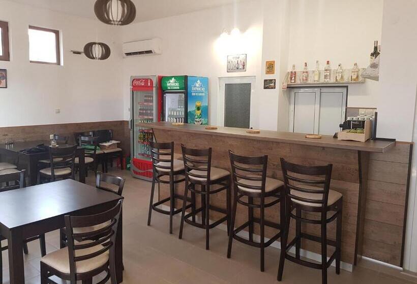 פנסיון Apartments Alexandra