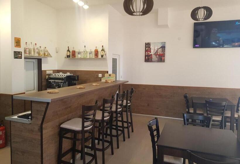 פנסיון Apartments Alexandra