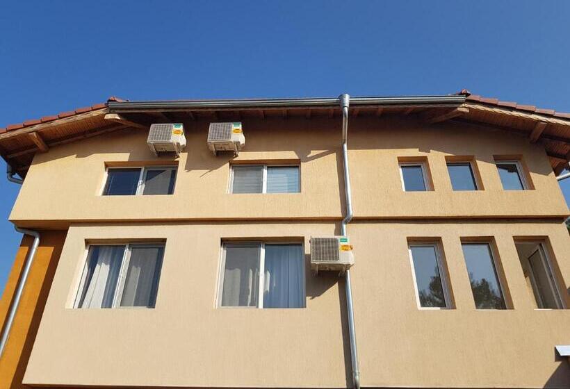 פנסיון Apartments Alexandra