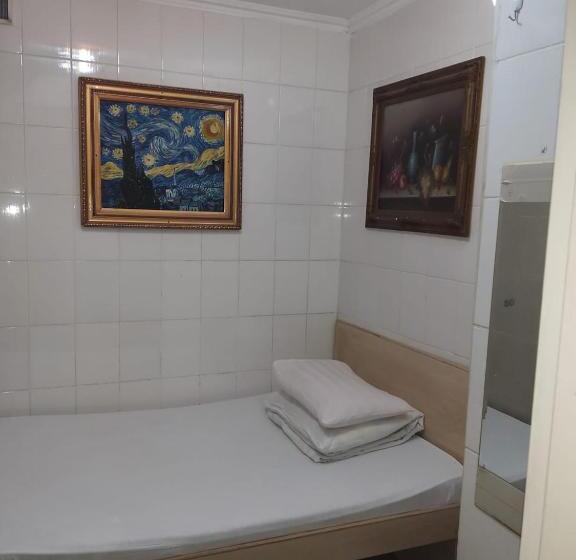 پانسیون Aries Guest House