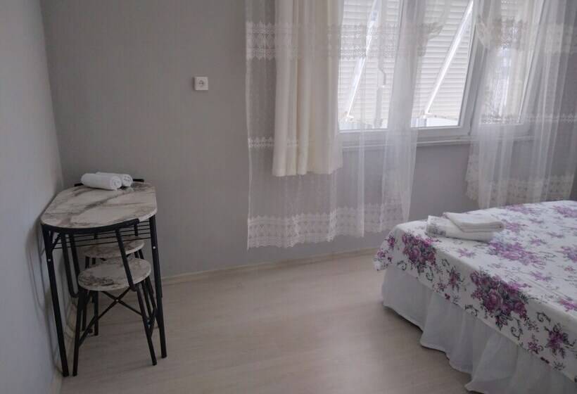 بنسيون Casa Alexis Y Mary Antalya Turquía No1