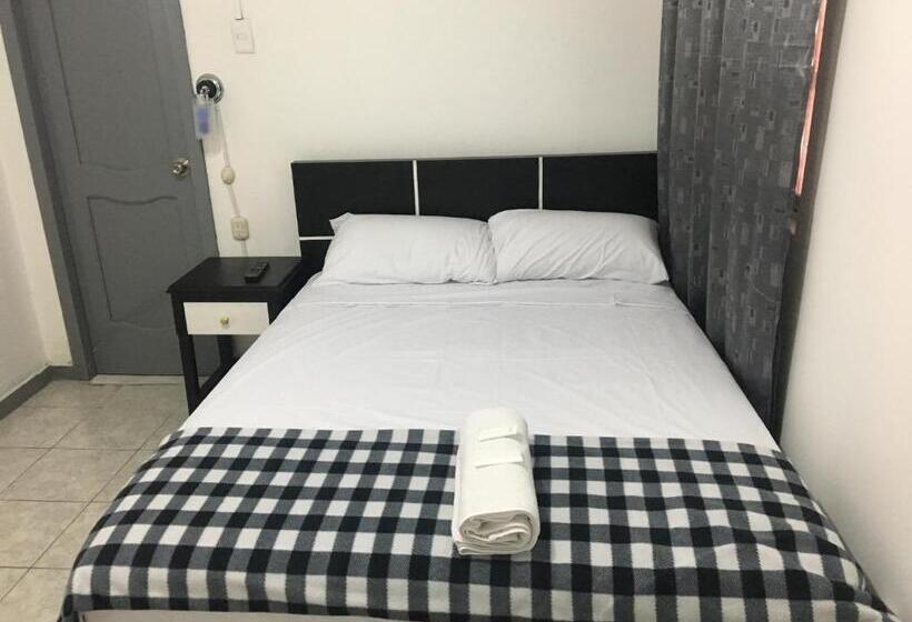 بنسيون Hostal Corazón Del Mar