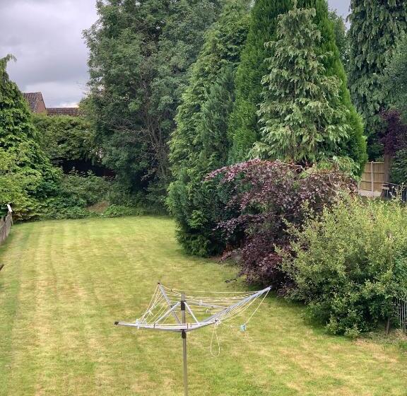 Пансион Kcd Rooms   Ellesmere Port