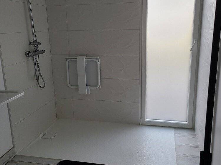 بنسيون L Escale Romanesque